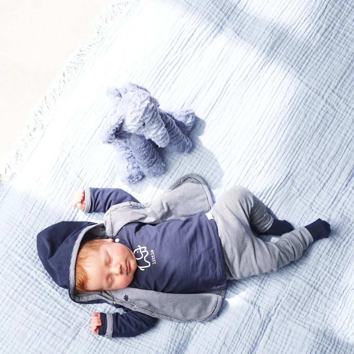 Get trendy with Pantalon Bleu marine Prema - Noppies - Vêtement bébé available at BABY PREMA. Grab yours for €9.99 today!