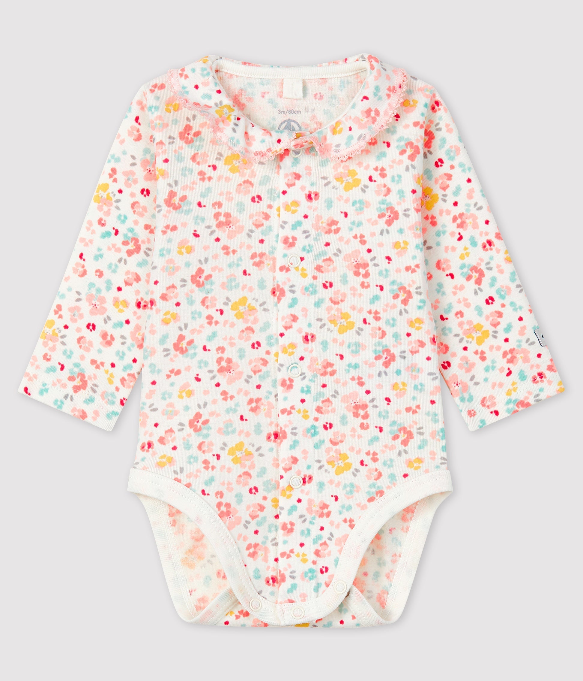 Get trendy with Coffret Ensemble Naissance Fille - Petit Bateau - Vêtements bébé available at BABY PREMA. Grab yours for €35.45 today!