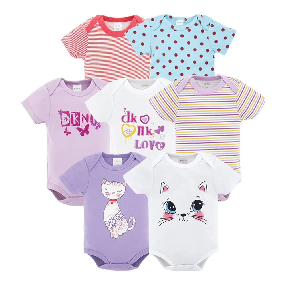 Sept Lot de 7 Bodies Bébé Imprimés Unis colorés de BABY-PREMA en coton doux présentent divers motifs, dont des pois, des rayures, un chat, des papillons et des phrases de texte, le tout disposé sur un fond blanc.