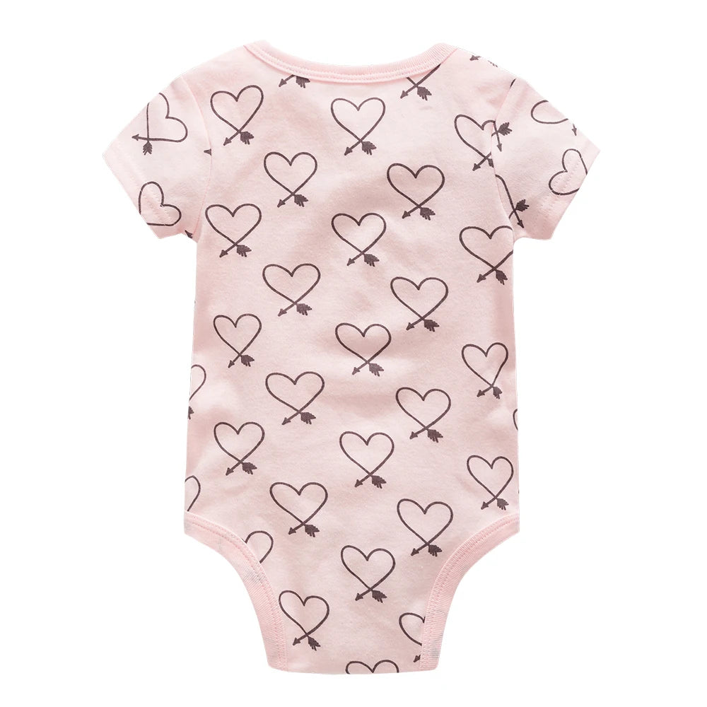 Rose Lot de 7 Bodies Bébé Imprimés Unis à manches courtes avec un motif de cœurs et de petits nœuds, confectionnés en coton doux et équipés de boutons pression pratiques de BABY-PREMA.