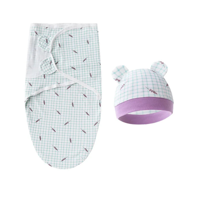 Phrase avec remplacement : Ensemble Gigoteuse Couverture Bonnet réglable et bébé avec de jolis motifs sur fond blanc, parfait pour un enfant prématuré de BABY PREMA.
