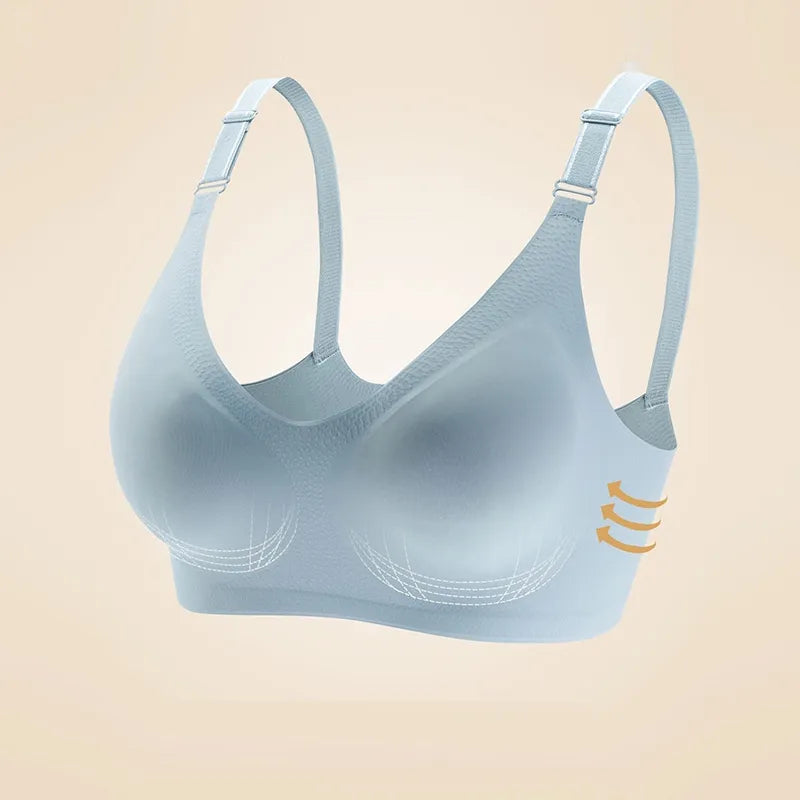 Un soutien-gorge de maternité BABY PREMA sans armatures bleu clair avec bretelles réglables et coutures décoratives, présenté sur un fond neutre.