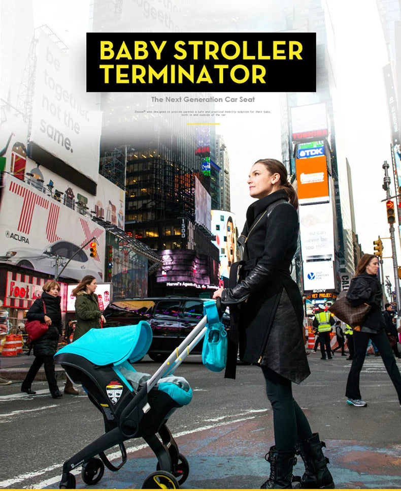 Une femme vêtue de noir, poussant une Poussette bébé 4 en 1 Multifonctions, traverse un carrefour très fréquenté de la ville. Des panneaux d’affichage et des publicités lumineux illuminent l’arrière-plan. Le texte en haut au centre de l'image se lit comme suit : « BABY-PREMA : le siège d'auto de nouvelle génération. »