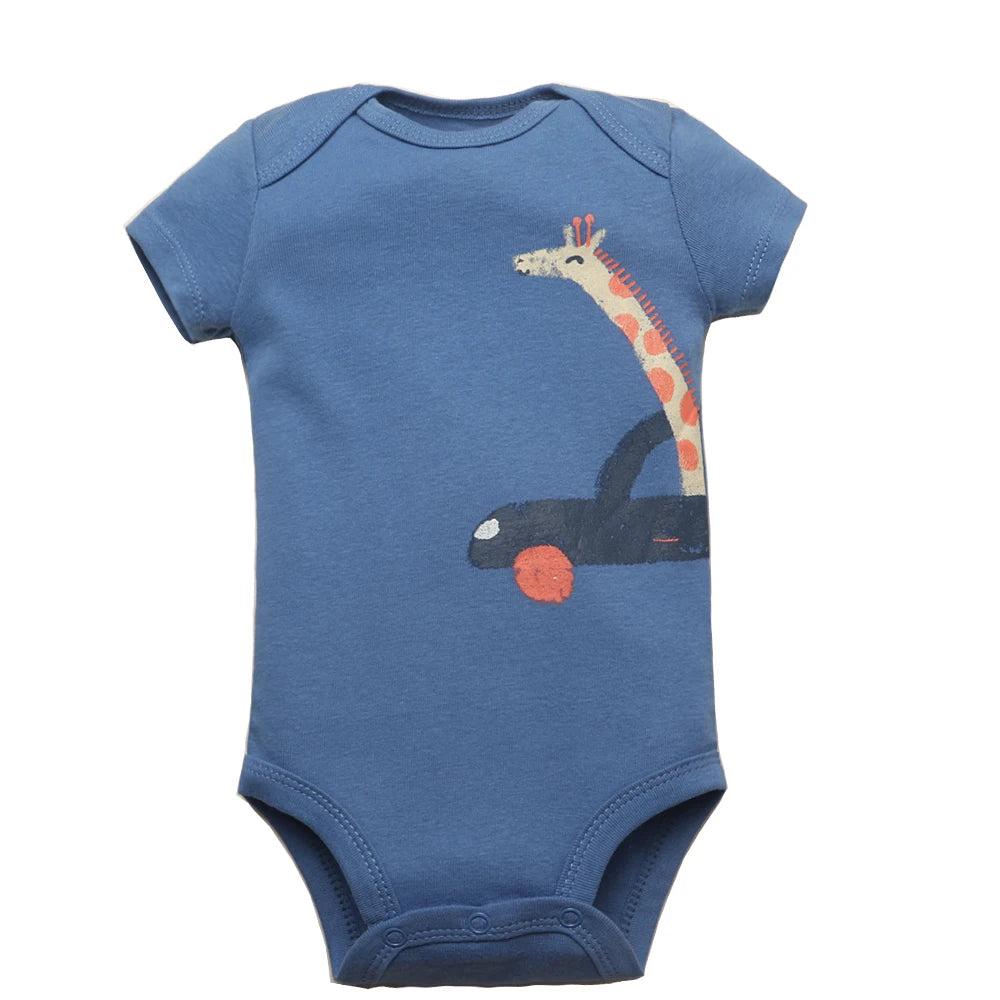 Un Lot de 5 Pièces Body 100% Coton Manches Courtes de BABY PREMA, avec des manches courtes et un adorable motif de girafe chevauchant une petite voiture.