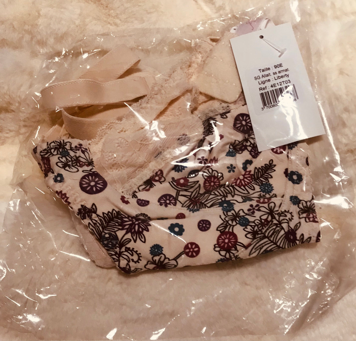 Get trendy with Soutien Sans Armature Imprimé Liberty - Anielina - Allaitement available at BABY PREMA. Grab yours for €18.99 today!