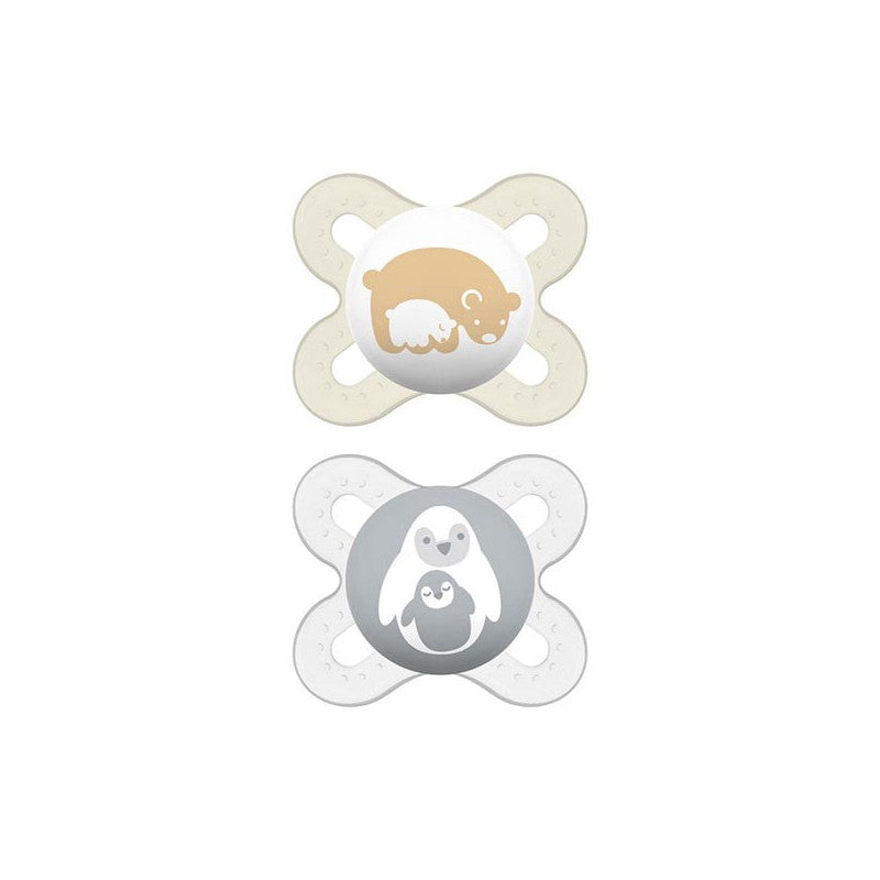 Get trendy with Sucette Naissance Boîte Stérilisation 0-2 Mois - MAM - Sucettes available at BABY PREMA. Grab yours for €6.80 today!