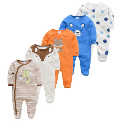 Une collection de Pyjamas de maternité mignons et colorés Bébé Lot de 5 Pièces pour bébés dans divers designs, y comprenant des rayures et des motifs animaux de la marque BABY PREMA.