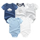 Un coffret Lot 5 Bodys Bébé Coton | Imprimés Manches Courtes de BABY PREMA avec des motifs variés, dont des nuages, des étoiles et des couleurs unies dans les tons de bleu et de blanc. Fabriqués à partir de bodys doux en coton avec manches courtes, ils assurent confort et style à votre tout-petit.