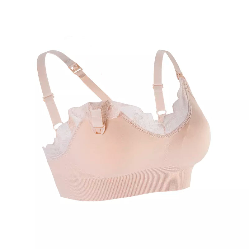 Élégant soutien-gorge de grossesse Soutien Allaitement & Maternité beige aux délicats détails de dentelle et bretelles réglables sur fond blanc par BABY PREMA.