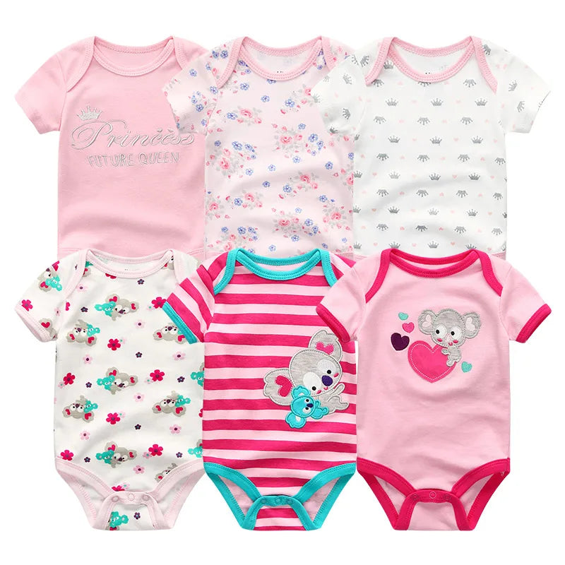 Six Lot de 6 Pièces Body Coton Bébé avec différents motifs et couleurs, dont rose, blanc et rayé, avec des imprimés animaliers et floraux de BABY PREMA. Ces body manches courtes sont des vêtements bébé parfaits pour le confort quotidien de votre tout-petit.