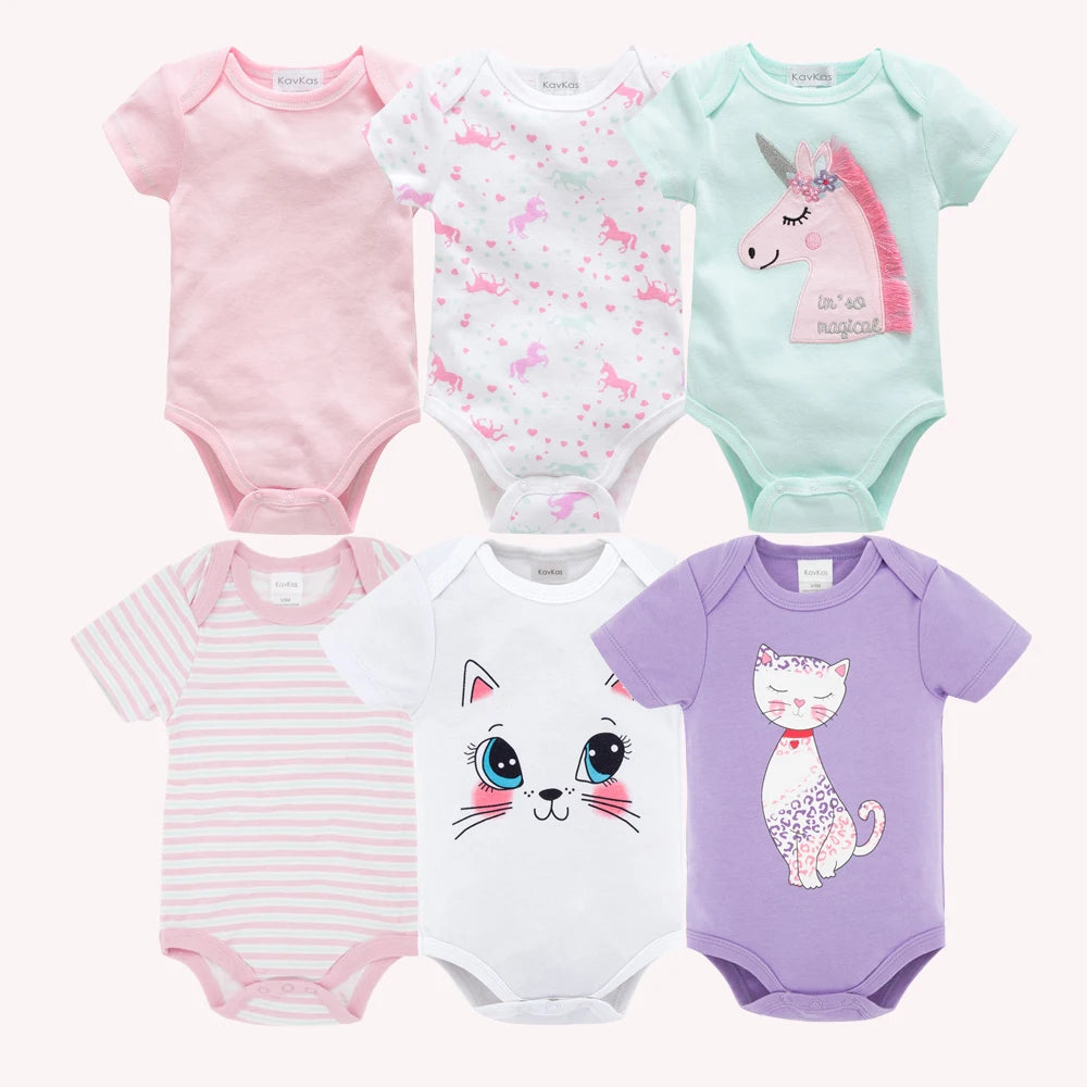 A Lot de 6 Bodys Bébé en Coton | Dès la Naissance de BABY PREMA dans des couleurs pastel, avec des motifs licorne, chat, rayures et pois. Fabriqué en coton doux et respirant avec fermeture pratique à bouton-pression.