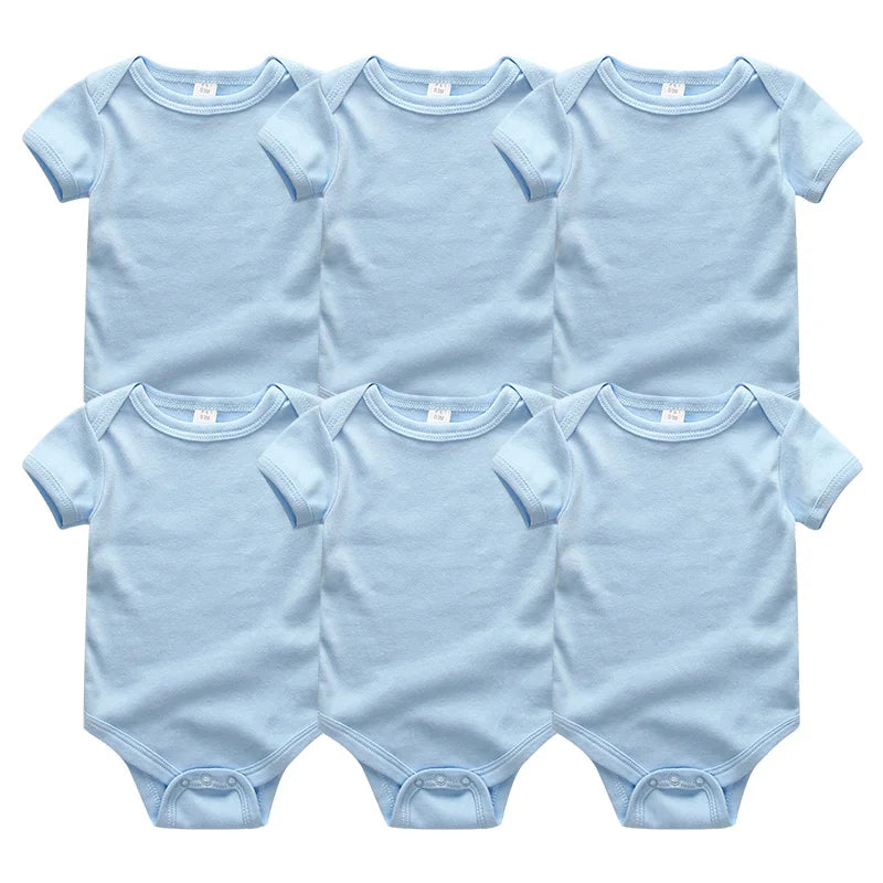 Six combinaisons pour bébé bleu clair à manches longues sont disposées en deux rangées de trois. Chaque Lot Body Bébé 6 Pièces en Coton de BABY PREMA a un col rond et des boutons pression en bas.