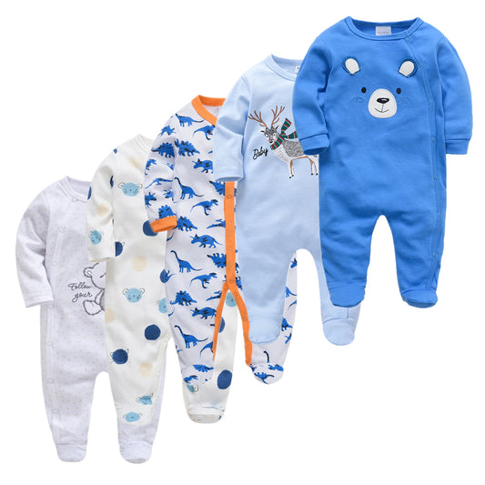Une collection de quatre adorables et colorés Pyjamas Bébé Lot de 5 Pièces de BABY PREMA, avec des motifs et des designs différents, disposés pour être exposés, chacun aussi léger qu'un panache, parfait pour mon bébé.