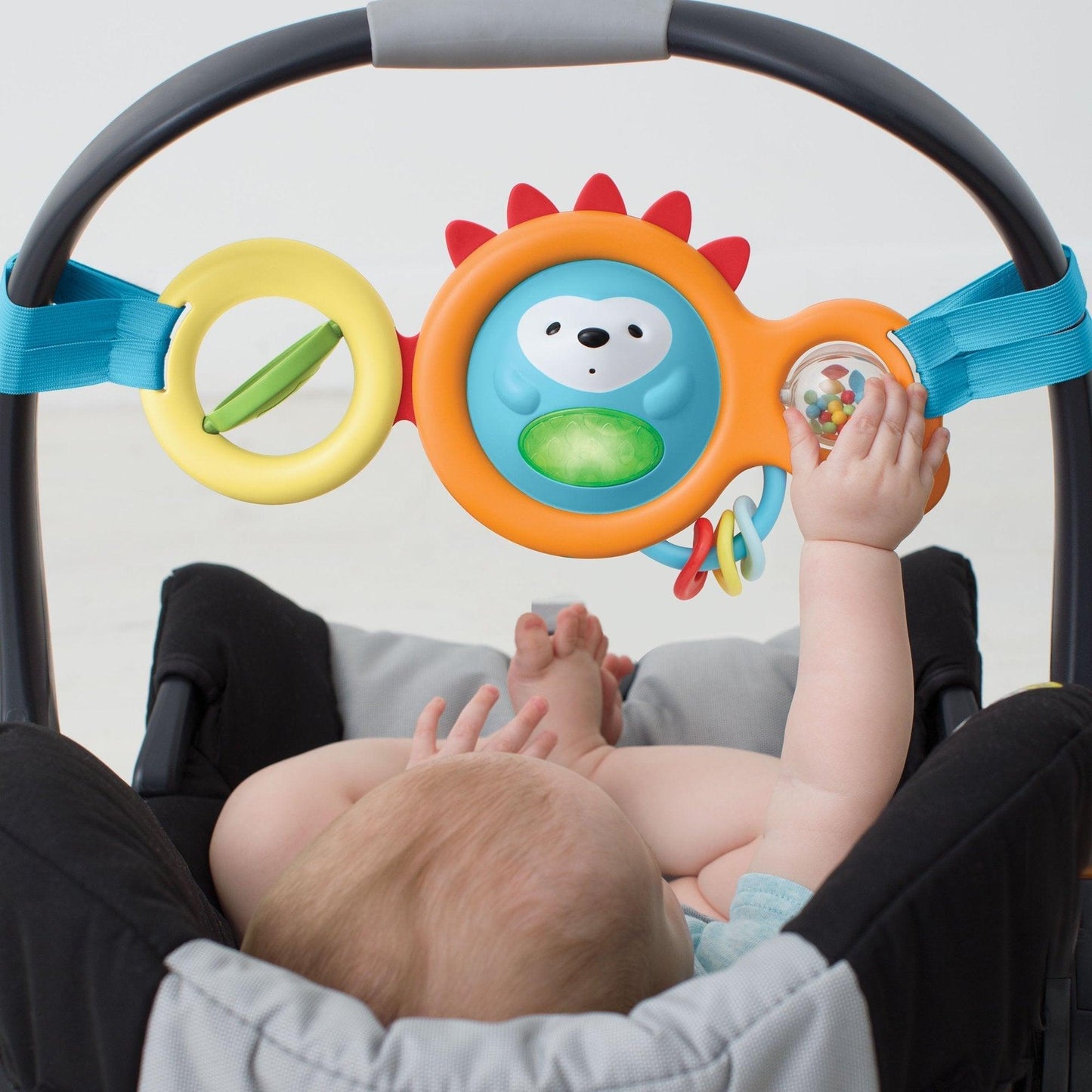 Get trendy with Carrier Toy Bar Pour Poussette - Skip Hop - Jouets available at BABY PREMA. Grab yours for €17.90 today!