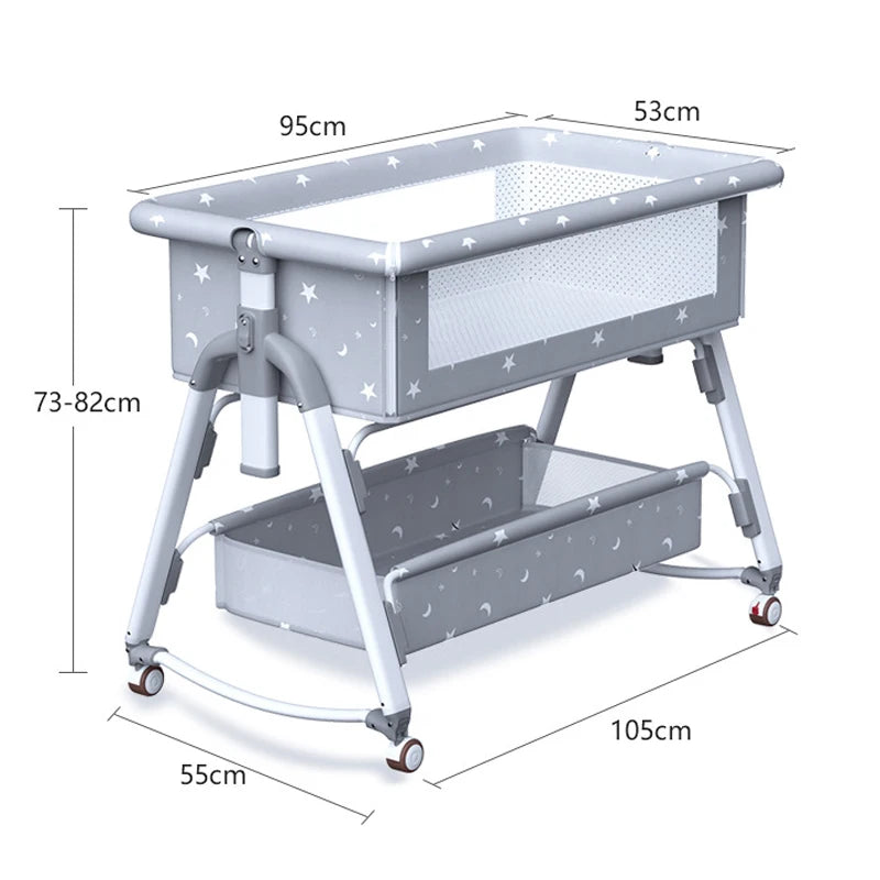 Lit Bébé Multifonction Pliant à hauteur réglable avec roulettes et panier de rangement, présentant un motif étoilé adapté aux nourrissons prématurés et des dimensions étiquetées pour référence de taille. (BÉBÉ PREMA)