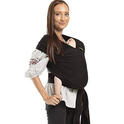 Une Femme portant son bébé avec une Écharpe. Un Porte-Bébé en Coton Extensible 0 à 36 mois. Noir - BABY PREMA
