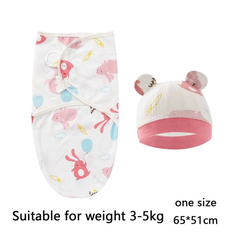 Un emmaillotage pour bébé BABY PREMA et un bonnet assorti avec un joli imprimé animal, étiqueté comme adapté aux bébés prématurés pesant 3 à 5 kg, avec des dimensions de 65*51 cm.