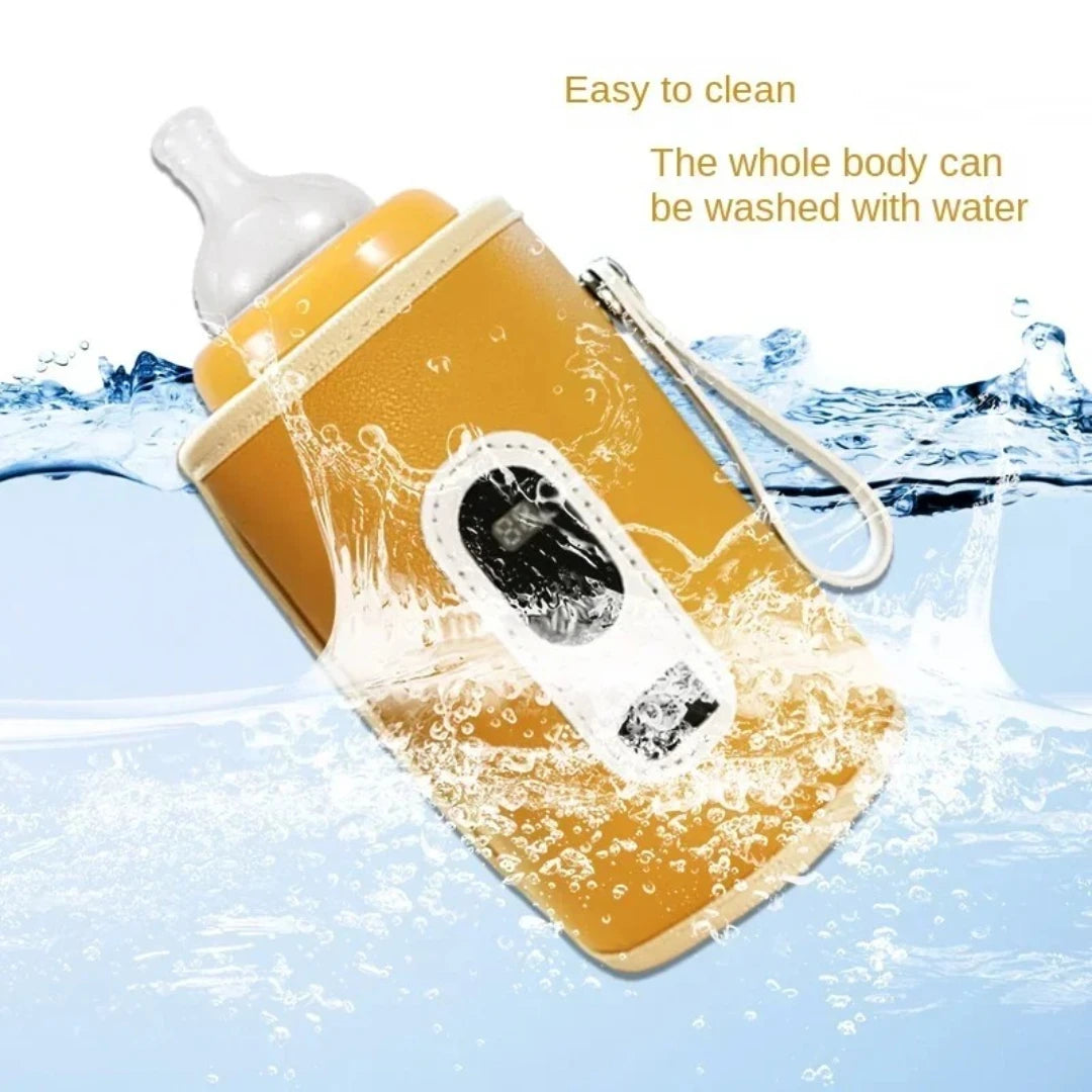 Un BABY-PREMA Chauffe-Biberon Portable & Résistant orange avec affichage de température intégré est immergé dans l'eau. Le texte dit : "Facile à nettoyer. Tout le corps peut être lavé à l'eau." Le biberon portable comporte une sangle blanche et une tétine transparente. L'eau éclabousse autour de la bouteille, soulignant sa lavabilité, un accessoire indispensable pour chaque parent.