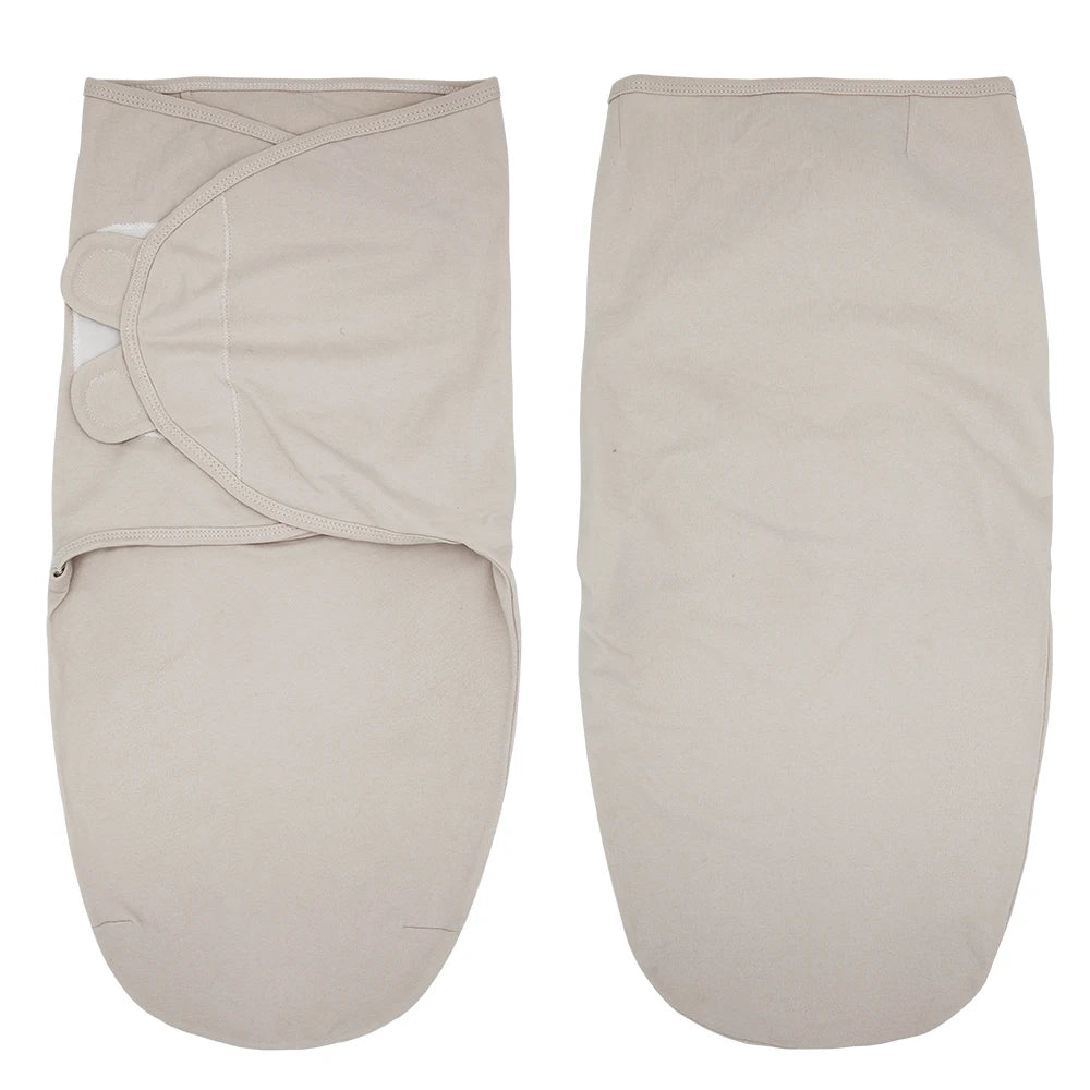 Deux panneaux de la Couverture Bébé Cocoon 100% Coton beige, possiblement des parties d'un accessoire pour bébé, exposés à plat contre un fond blanc de BABY PREMA.