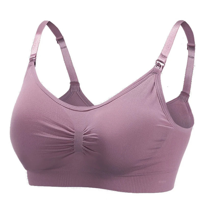 Un soutien-gorge de sport Soutien de Maternité & Allaitement de couleur mauve avec bretelles réglables et détail central froncé par BABY PREMA.