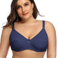 Femme confiante mannequin un soutien-gorge bleu marine au design confortable pour la maternité, connu sous le nom de "Soutien d'Allaitement à Armatures | Grande Taille Bordeaux" par BABY PREMA.