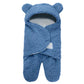 Banderole bébé ours bleu douillette avec de jolis détails d'oreilles sur la capuche, un article indispensable bébé.
Nom du produit : Couverture Cocon pour Bébé | Douceur et Sécurité pour les Premiers Moments
Nom de marque: BÉBÉ-PREMA