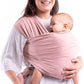 Une Femme portant son bébé avec une Écharpe. Un Porte-Bébé en Coton Extensible 0 à 36 mois. Rose, confortable. - BABY PREMA
