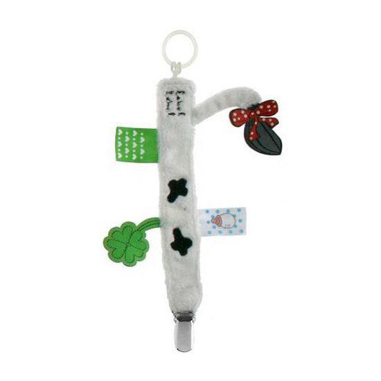 Un accessoire porte-clés en peluche conçu pour ressembler à la lettre « f », décoré de divers patchs dont une feuille de trèfle, un nœud à pois et d'autres embellissements mignons comme une Attache Sucette de LABEL LABEL.