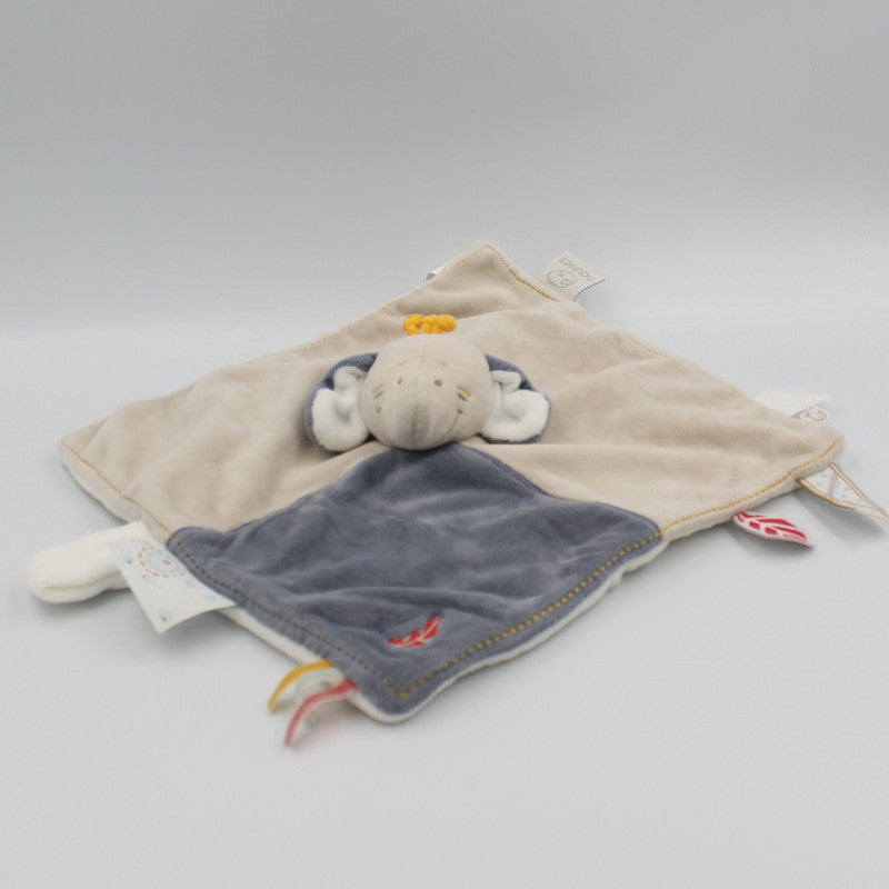 Get trendy with Doudou Plat Eléphant Large - Noukies - doudou bébé available at BABY PREMA. Grab yours for €19.99 today!